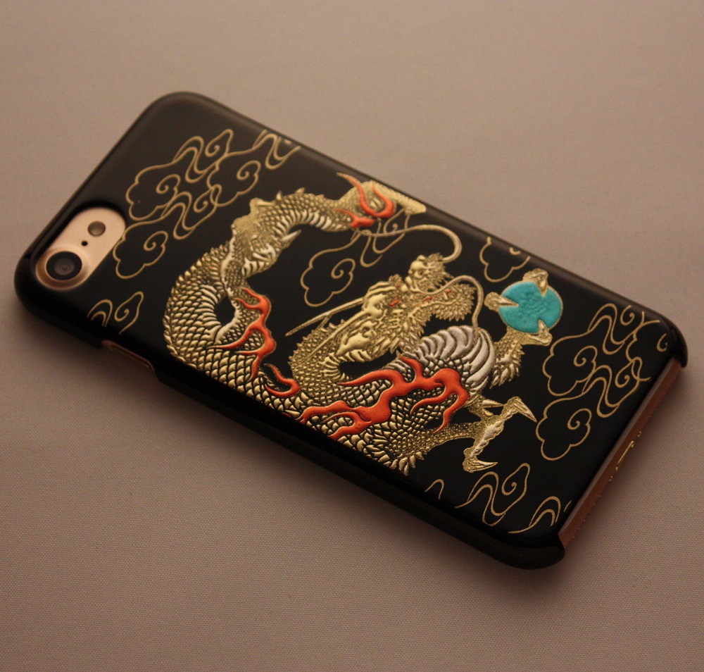 iPhoneSE(第2世代) / iPhone8 / iPhone7 カバー 高盛り蒔絵 雲龍