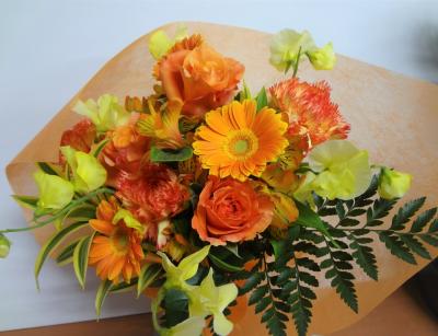 花束(黄色・オレンジ系)H約60㎝　花材:バラ、ガーベラなど:花束