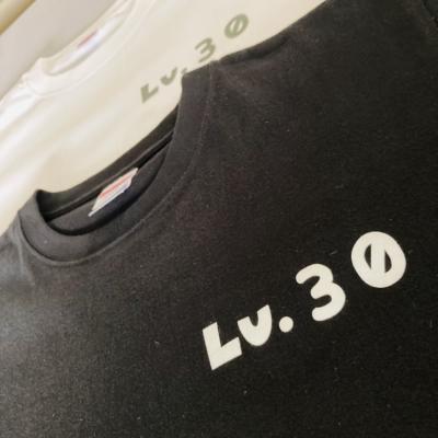 LvTシャツ